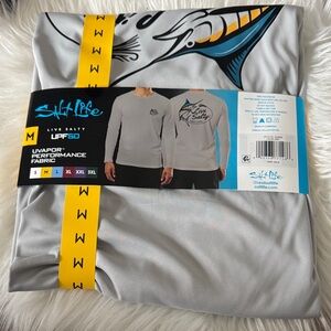 Salt Life Men’s Light Gray UPF50 Performance Fishing Shirt